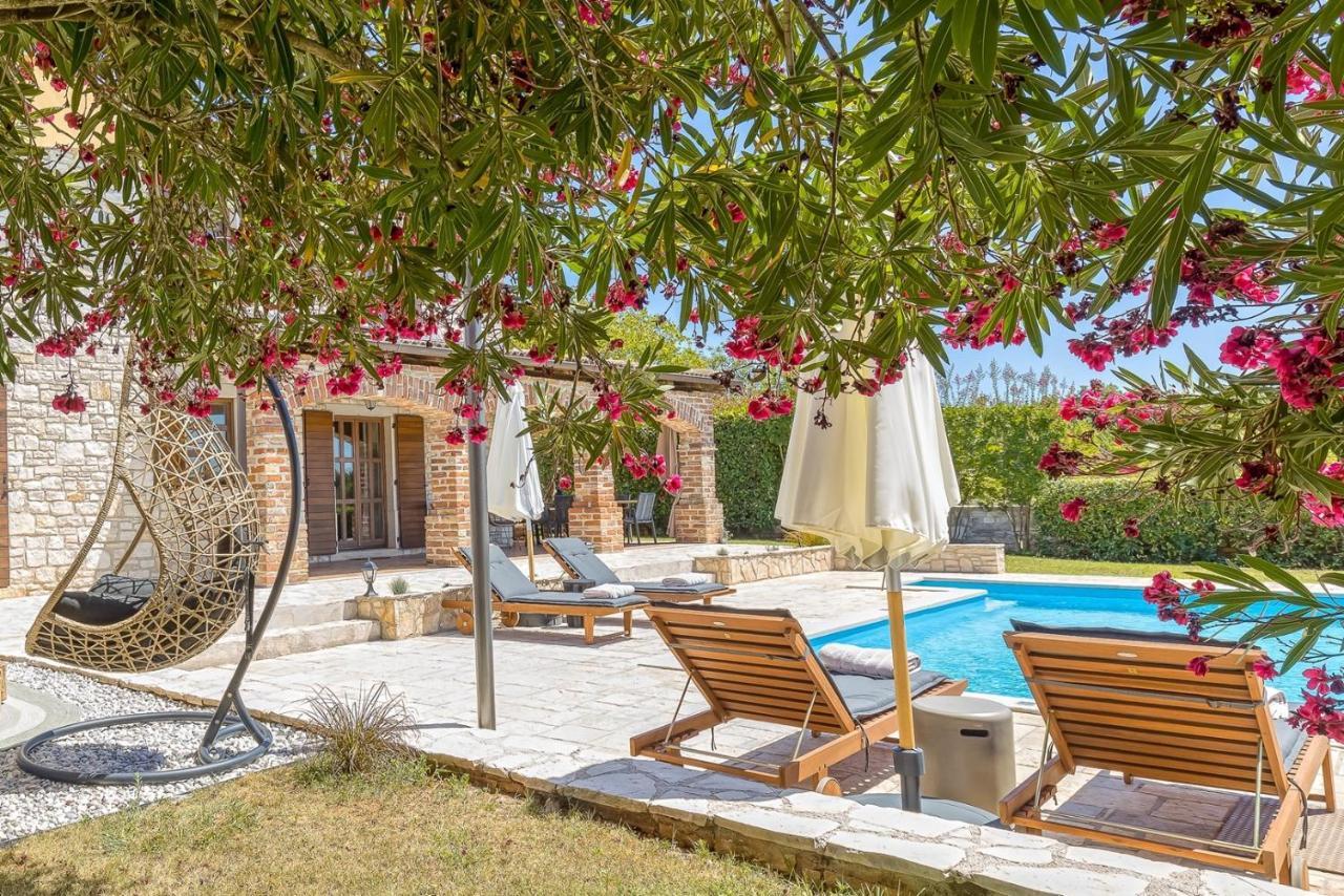 Villa Santolina Baderna エクステリア 写真